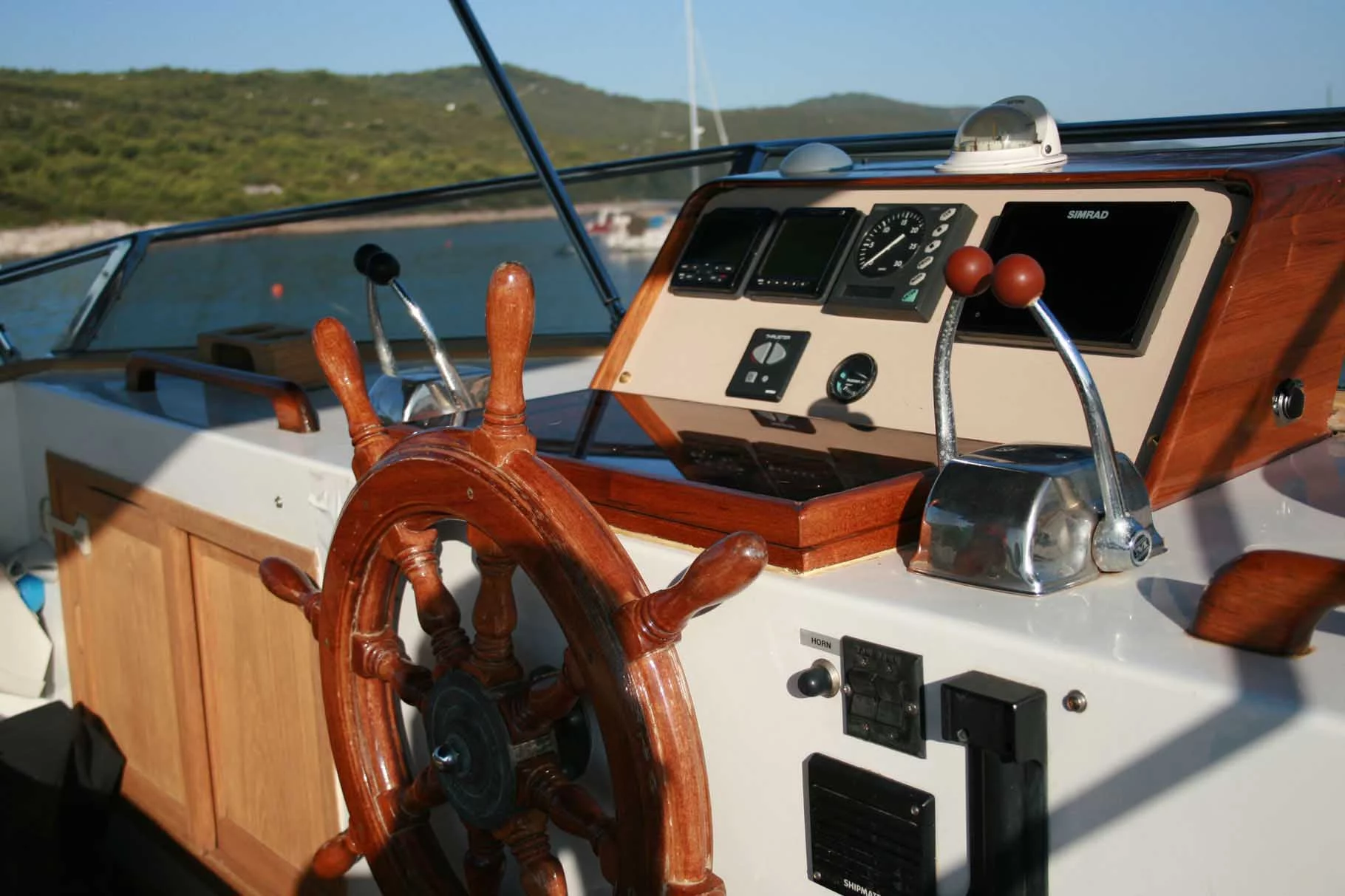 Hampton 42 (SEA LION)  - 17