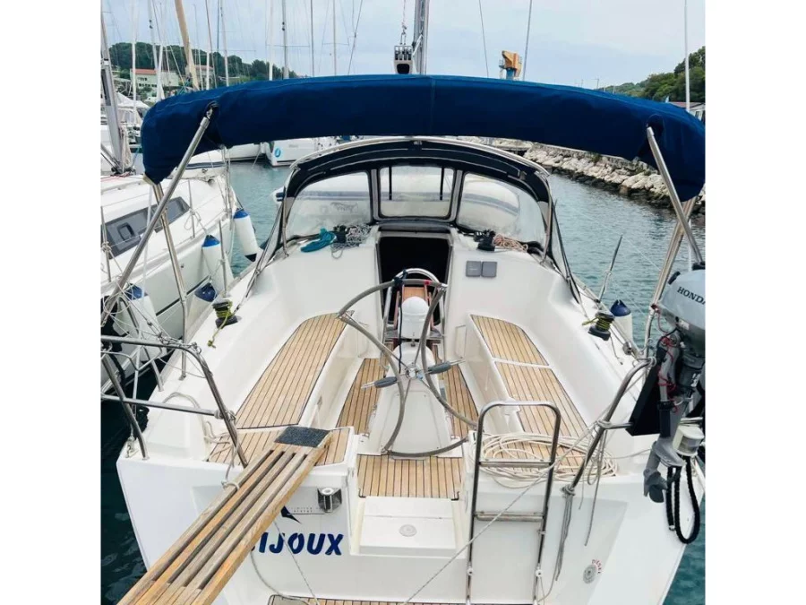 Dufour 325 (Bijoux) Main image - 0