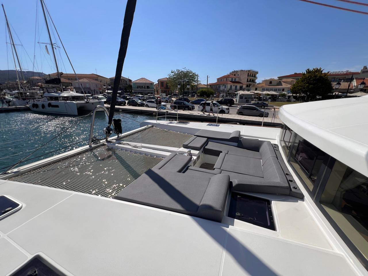 Lagoon 52F — photo 18