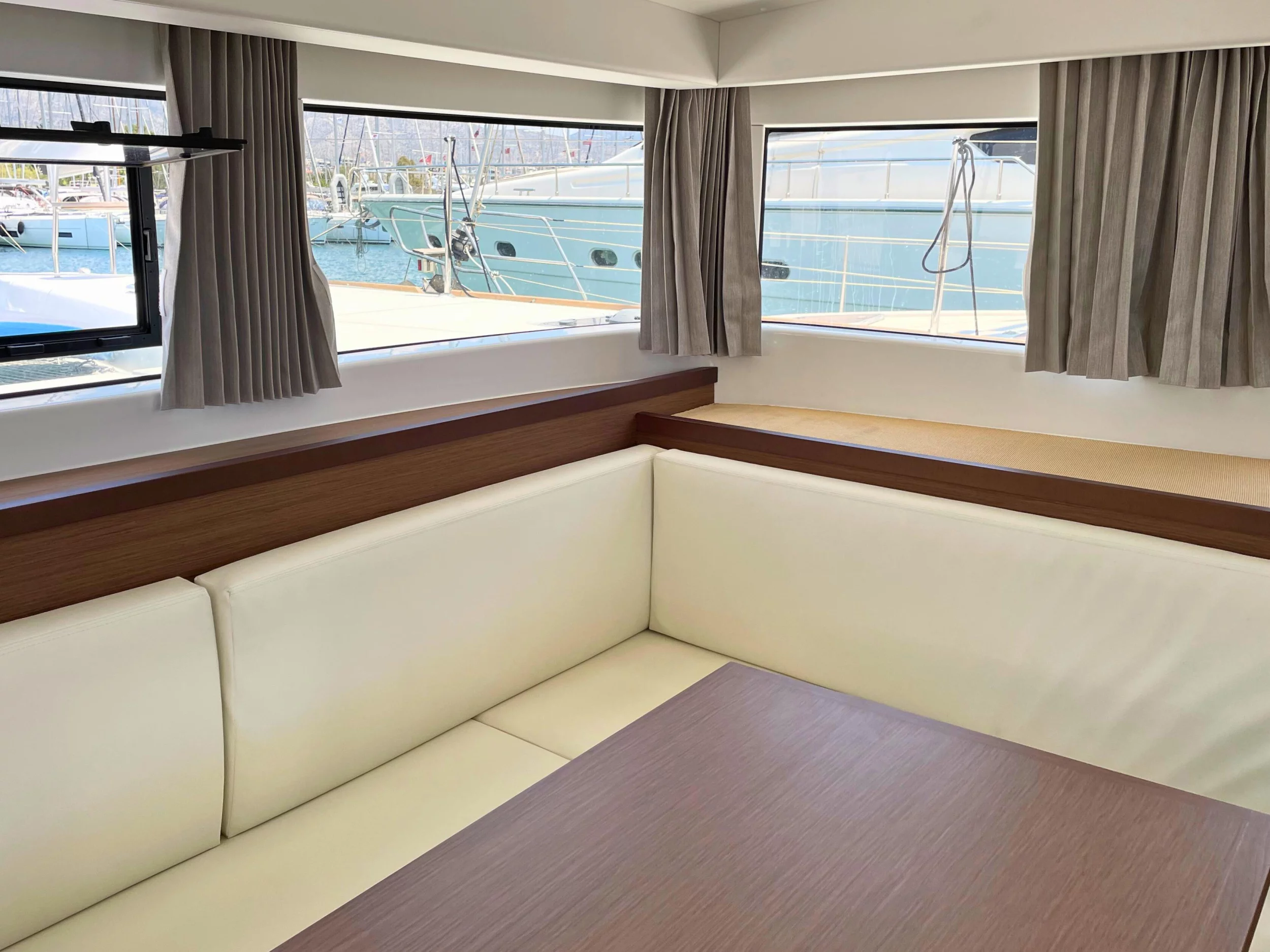 Lagoon 40 (Drifter)  - 5