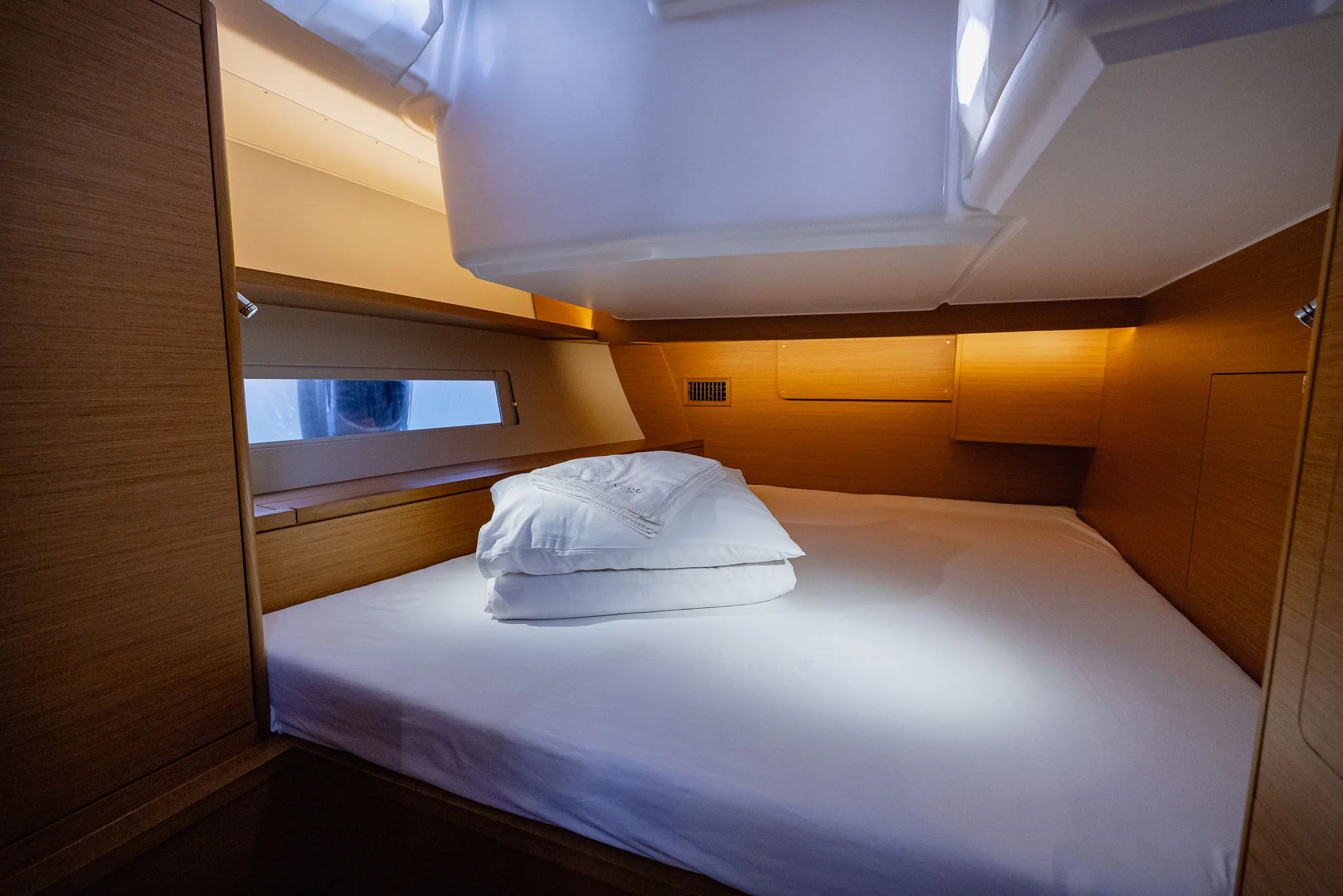 Dufour 470 owner layout (Angelique)  - 29