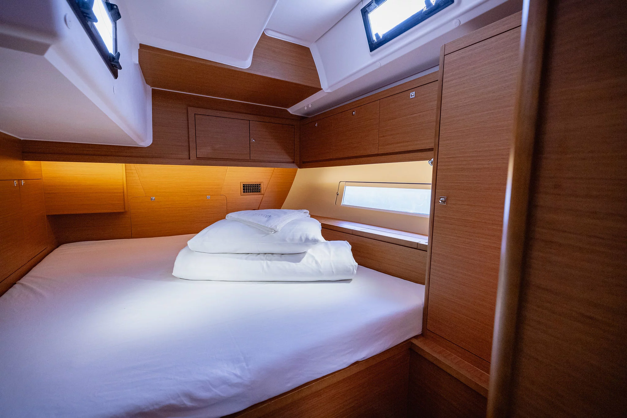 Dufour 470 owner layout (Angelique)  - 4