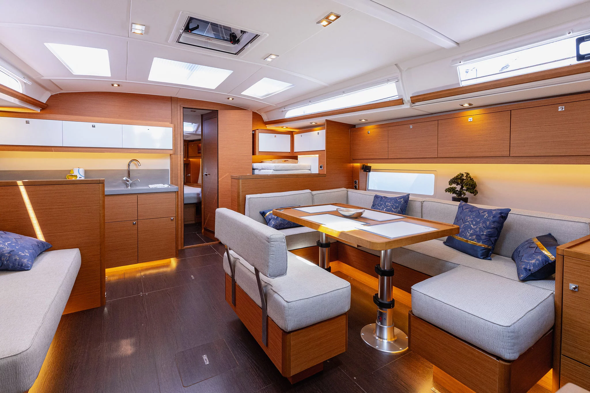 Dufour 470 owner layout (Angelique)  - 26