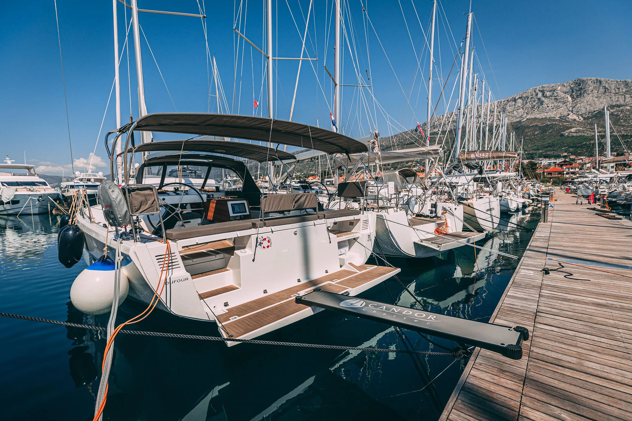 Dufour 470 owner layout (Angelique)  - 18