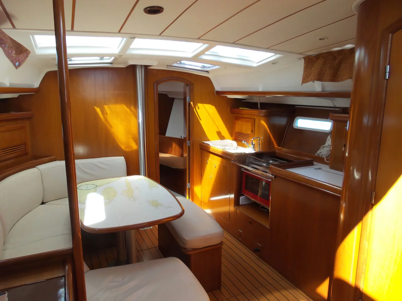 Oceanis 393 Clipper (Škuribanda (refitted 2023)) Interior image - 15