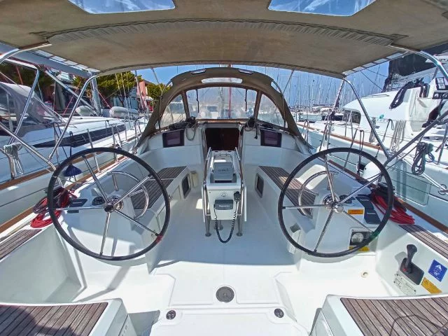 Sun Odyssey 379 (SO379-14L) Main image - 0