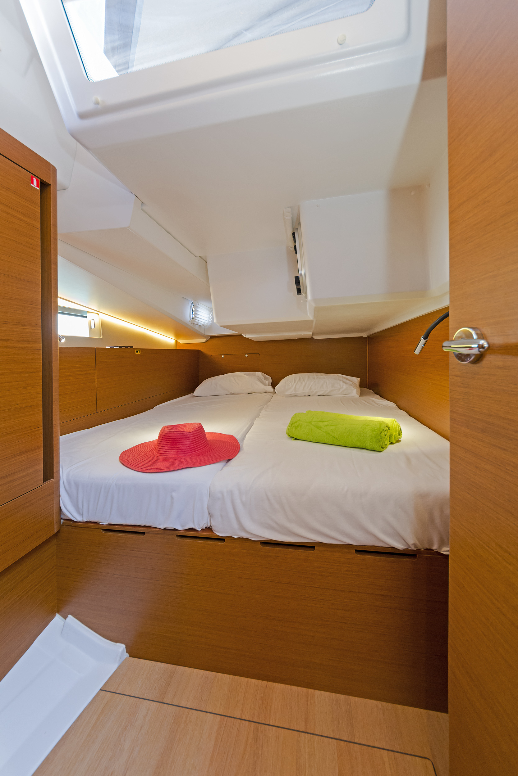 Photo #5 - Sun Odyssey 490 (Captain George) en Lavrion - 8328