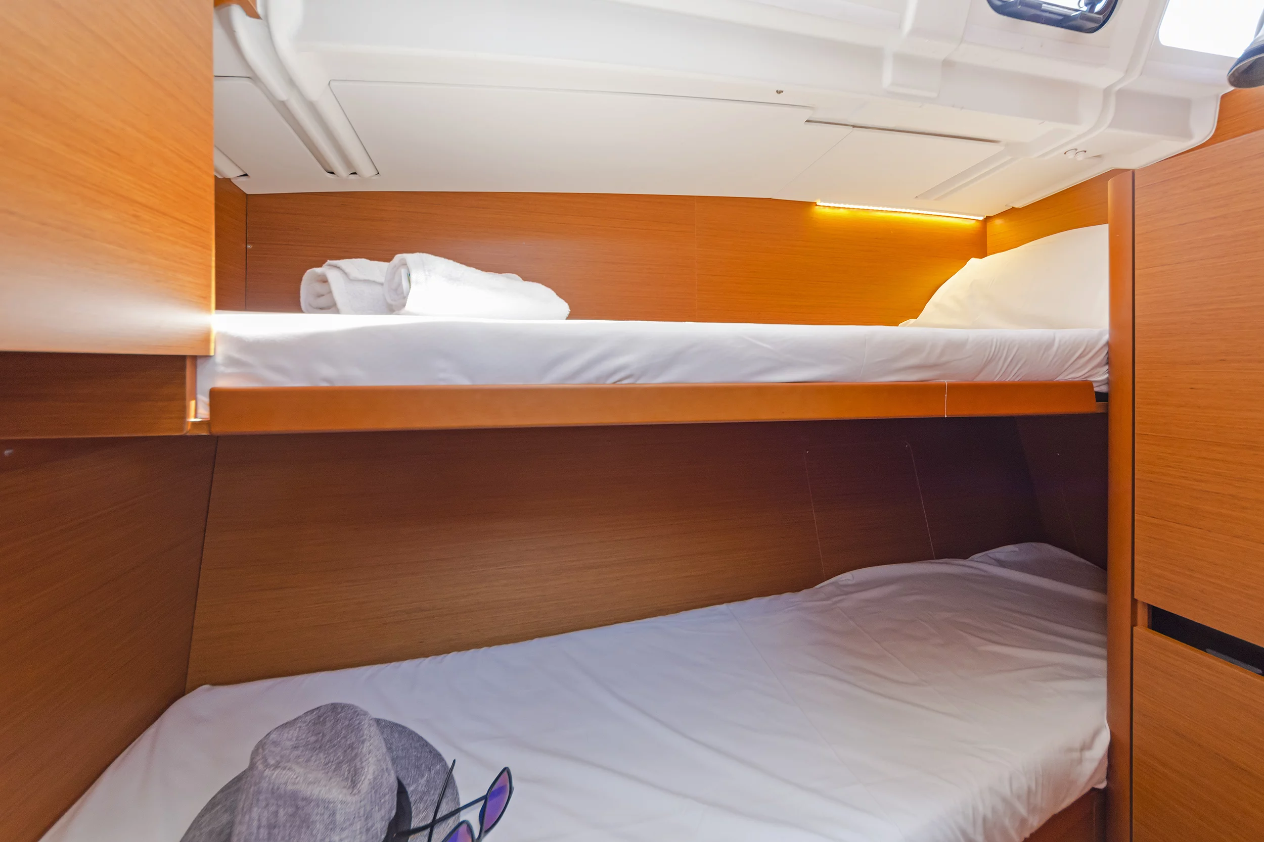 Sun Odyssey 490 (Captain George)  - 10