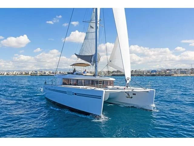 Lagoon 450 Fly & GEN (Maria) Main image - 0