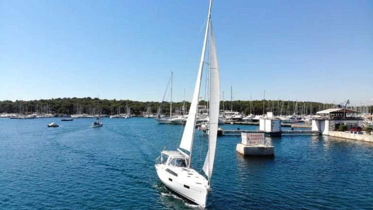 Oceanis 41.1 (Pauline)  - 15
