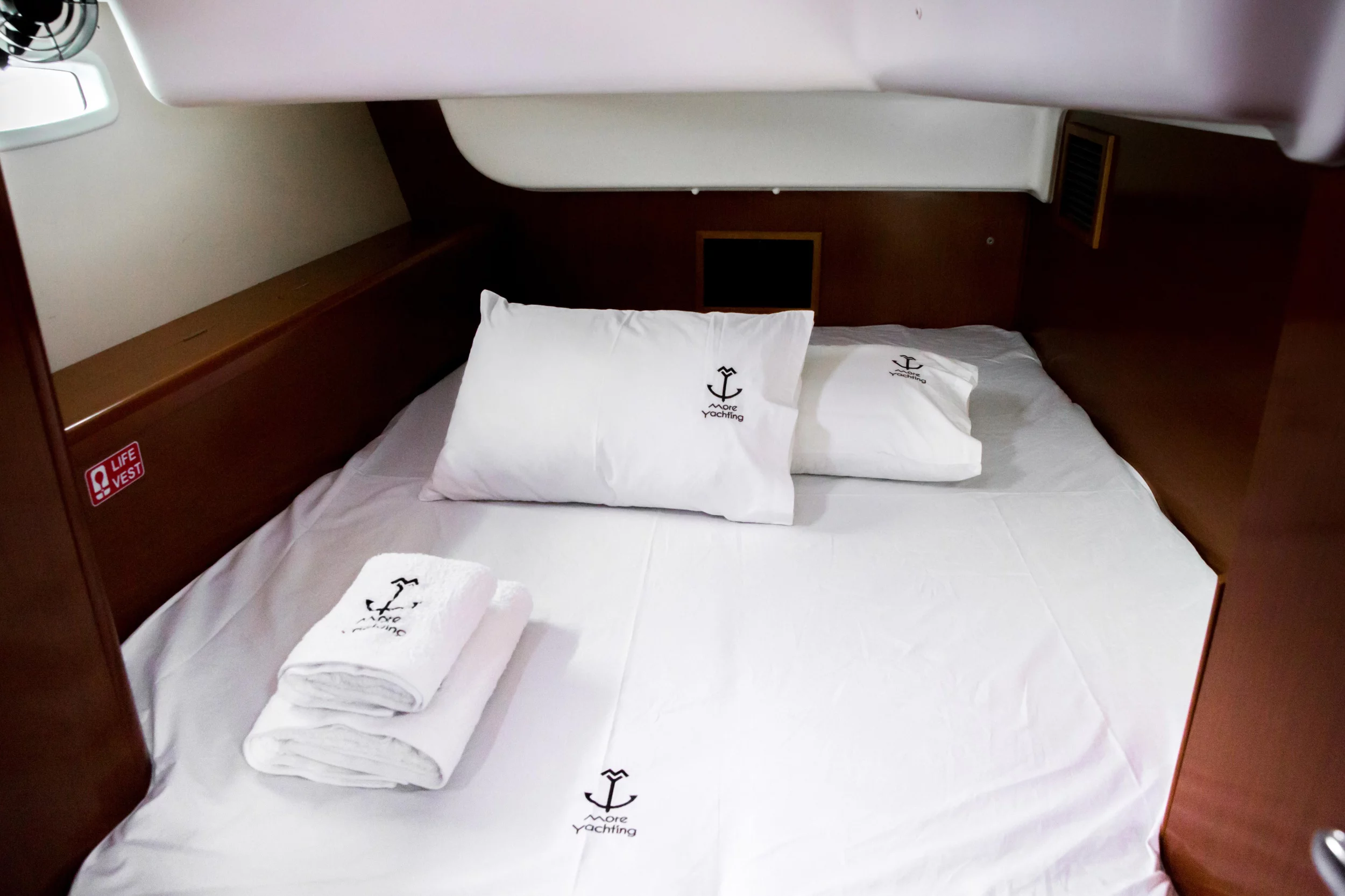 Oceanis 43 (TIAMO)  - 29