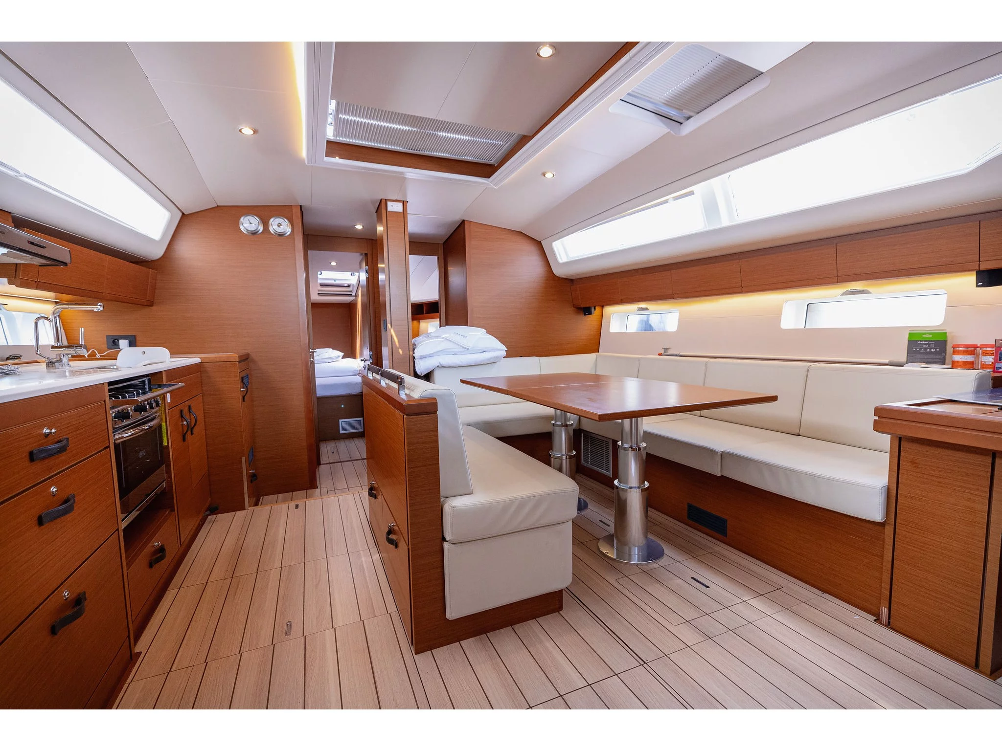 Jeanneau 54 (Il Gatto) Interior image - 18