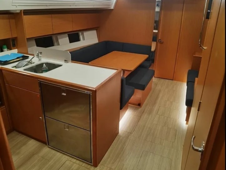 Bavaria C45 3cbs — photo 3