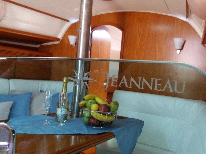 Photo #4 - SUN ODYSSEY 350 2 CABINES (STRIKE) in Bas du fort - 63685
