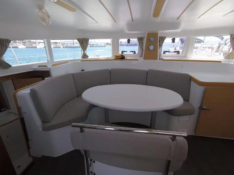 Lagoon 380 (My Elisabeth) Interior image - 4