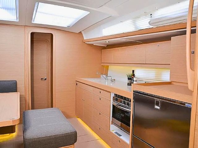 Dufour 460 Grand Large — photo 3