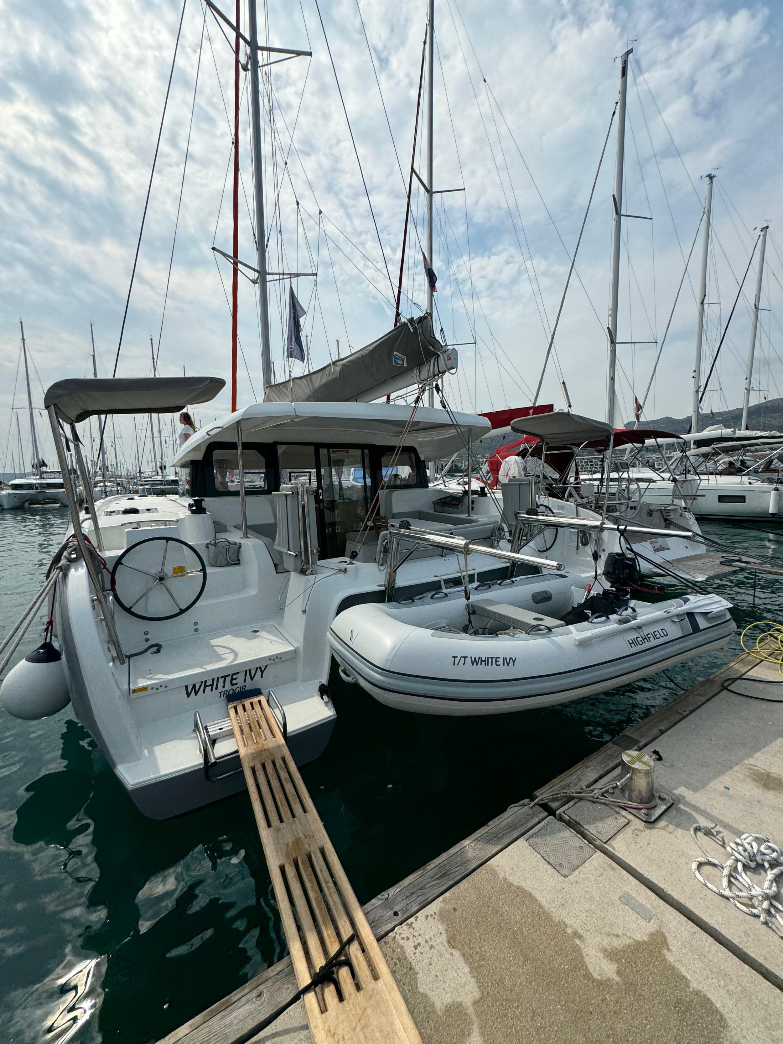 Photo #2 - Excess 11 (WHITE IVY) en Trogir - 6916