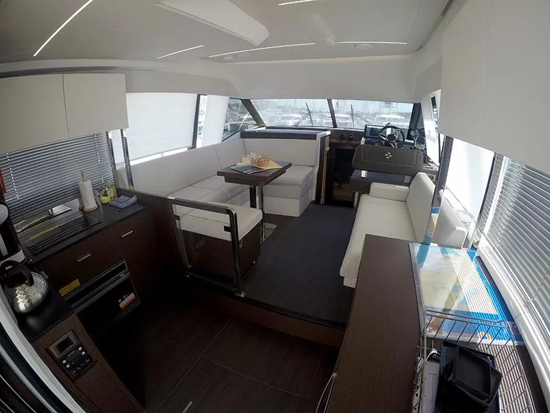 Prestige 420 Fly (Brigadoon) Interior image - 3