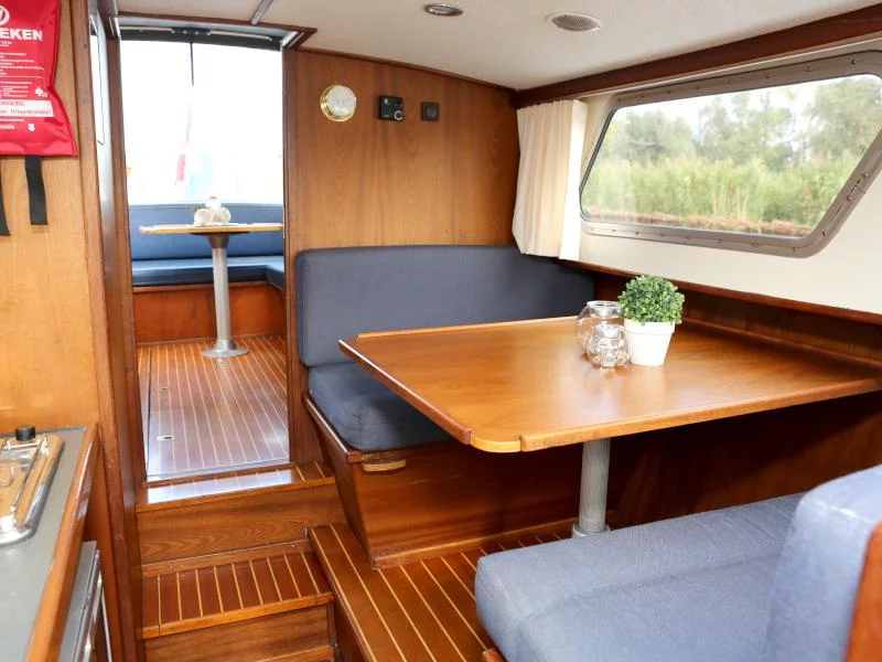 Pedro 800 (Australis) Interior image - 12