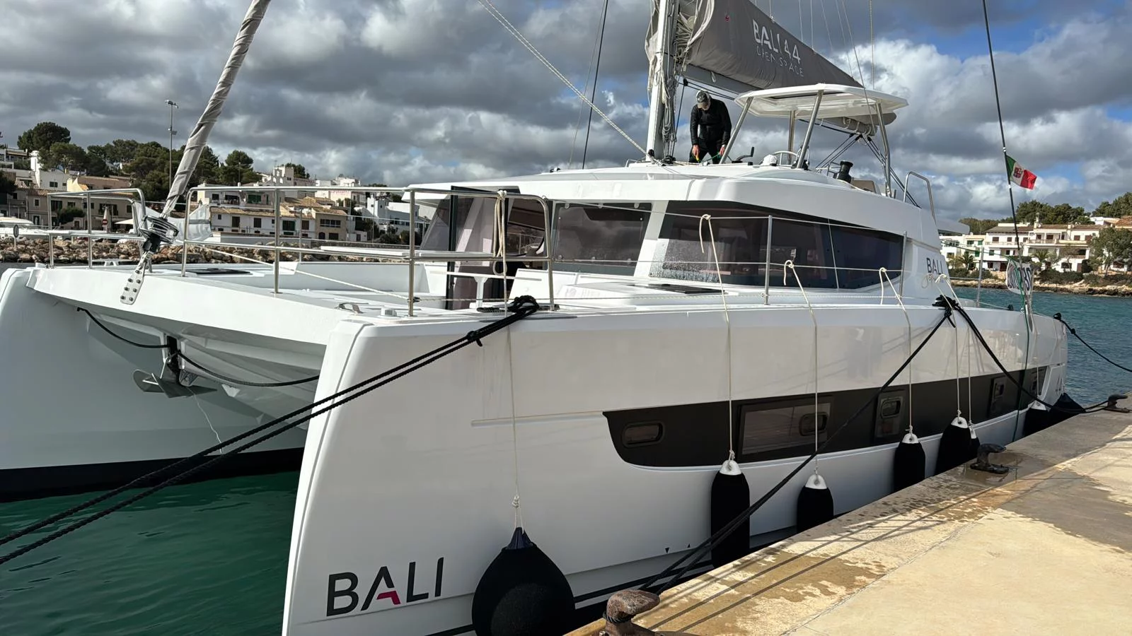 Bali 4.4 (Seven)  - 6