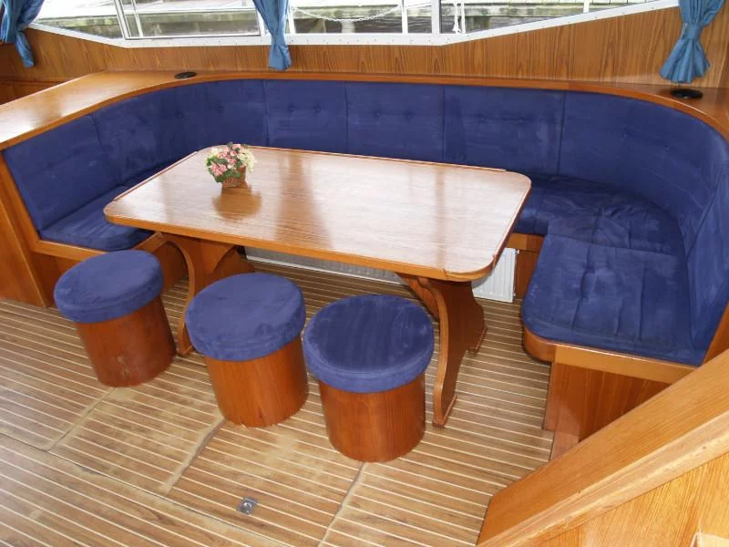 Renal 50 (Drait 26) Interior image - 8