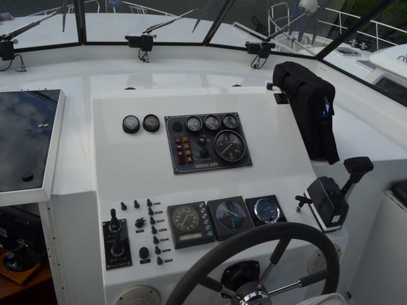 Photo #8 - Vri-Jon Contessa 1370 (Silver Lady) in Drachten - 9349
