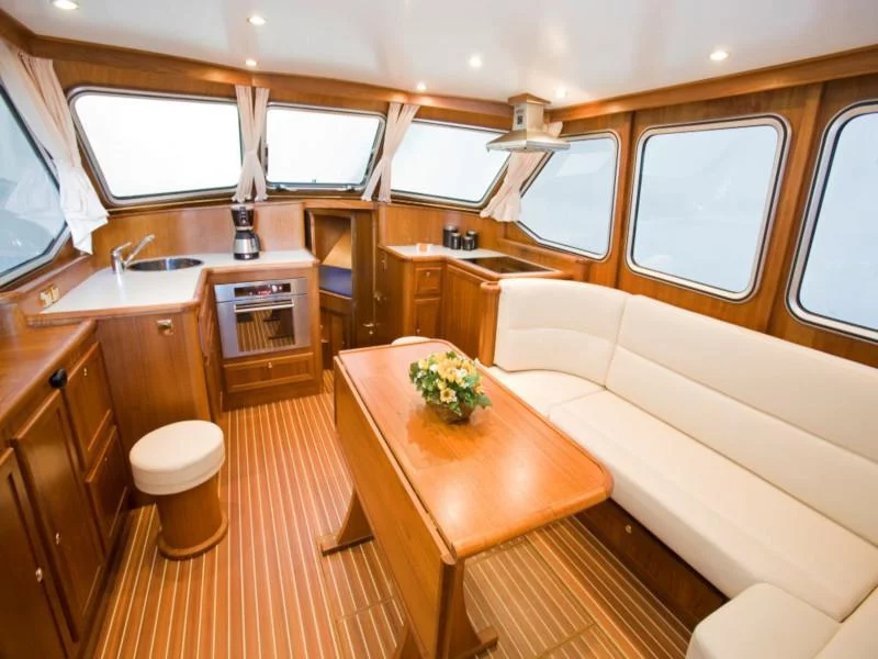 Deluxe 42 (Drait 98) Interior image - 2