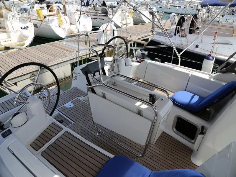 Sun Odyssey 409 (Miu Miu)  - 15
