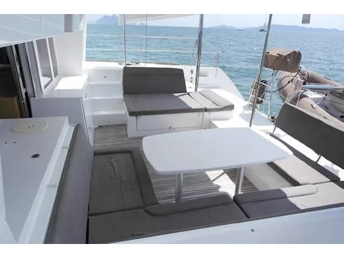 Lagoon 450 F (ONENO) Interior image - 10