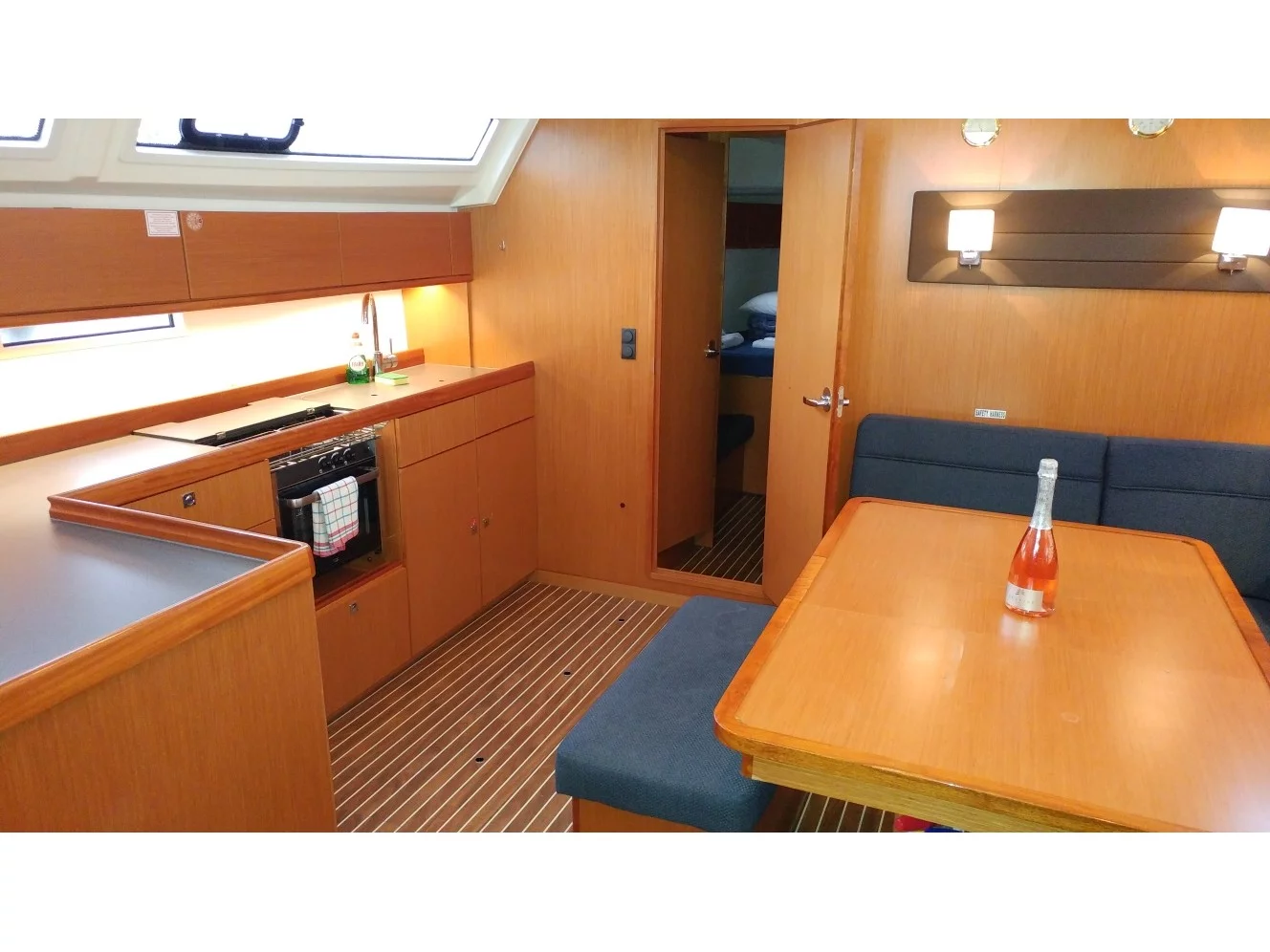 Bavaria Cruiser 46 (EFI) Interior image - 5