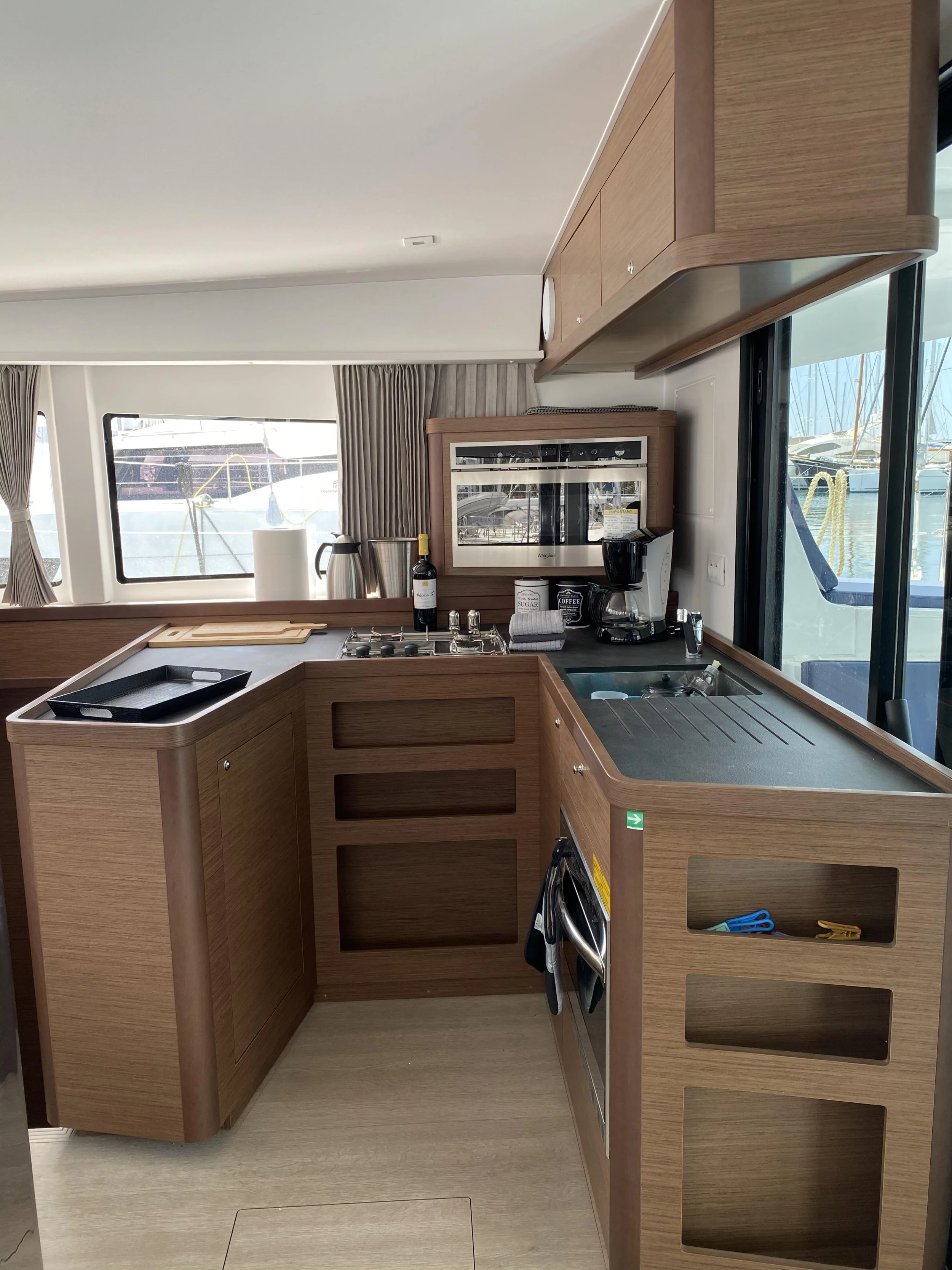 Lagoon 42 (Alima) interior image - 4
