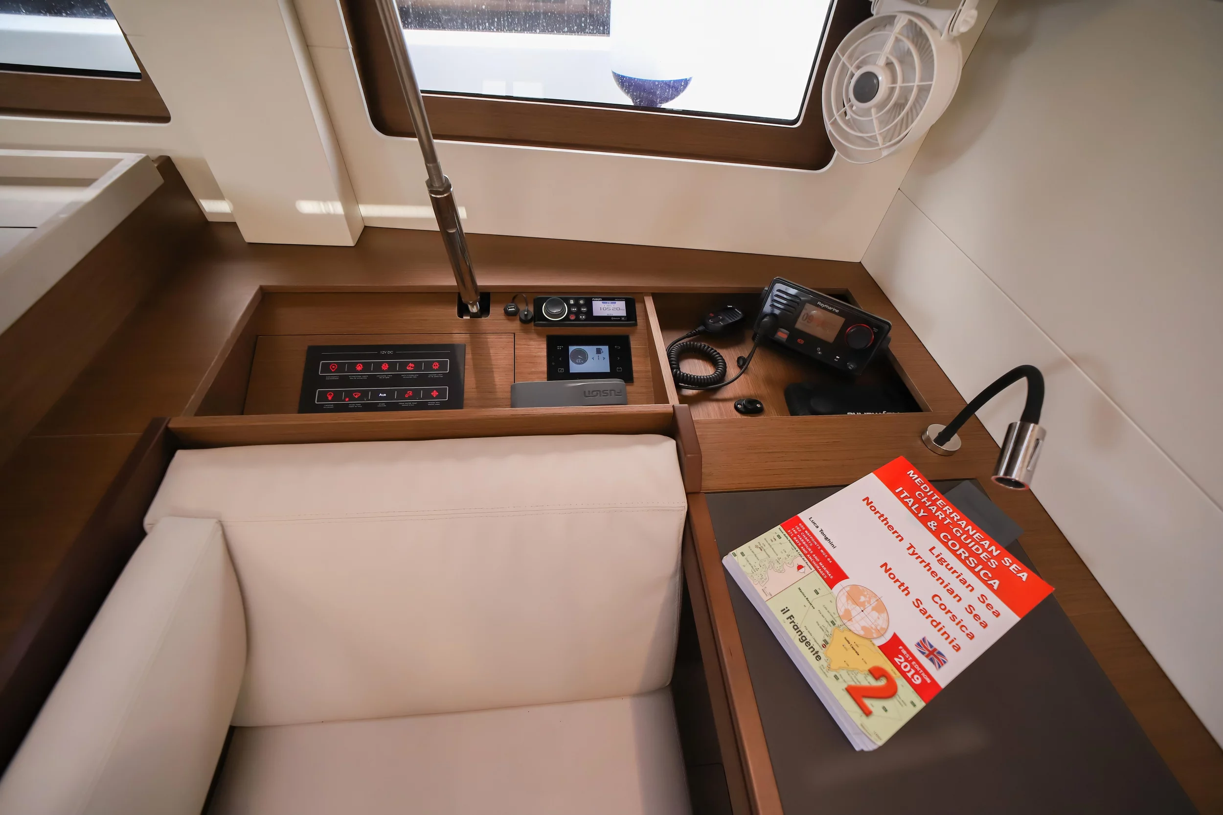 Oceanis 51.1 (Artemide - Comfort line)  - 21