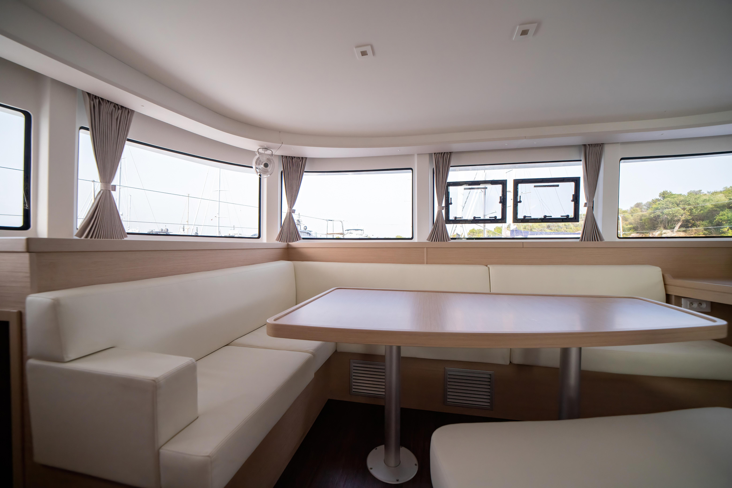 Photo #2 - Lagoon 42 (Cassatina - Premium line) in Olbia - 7843