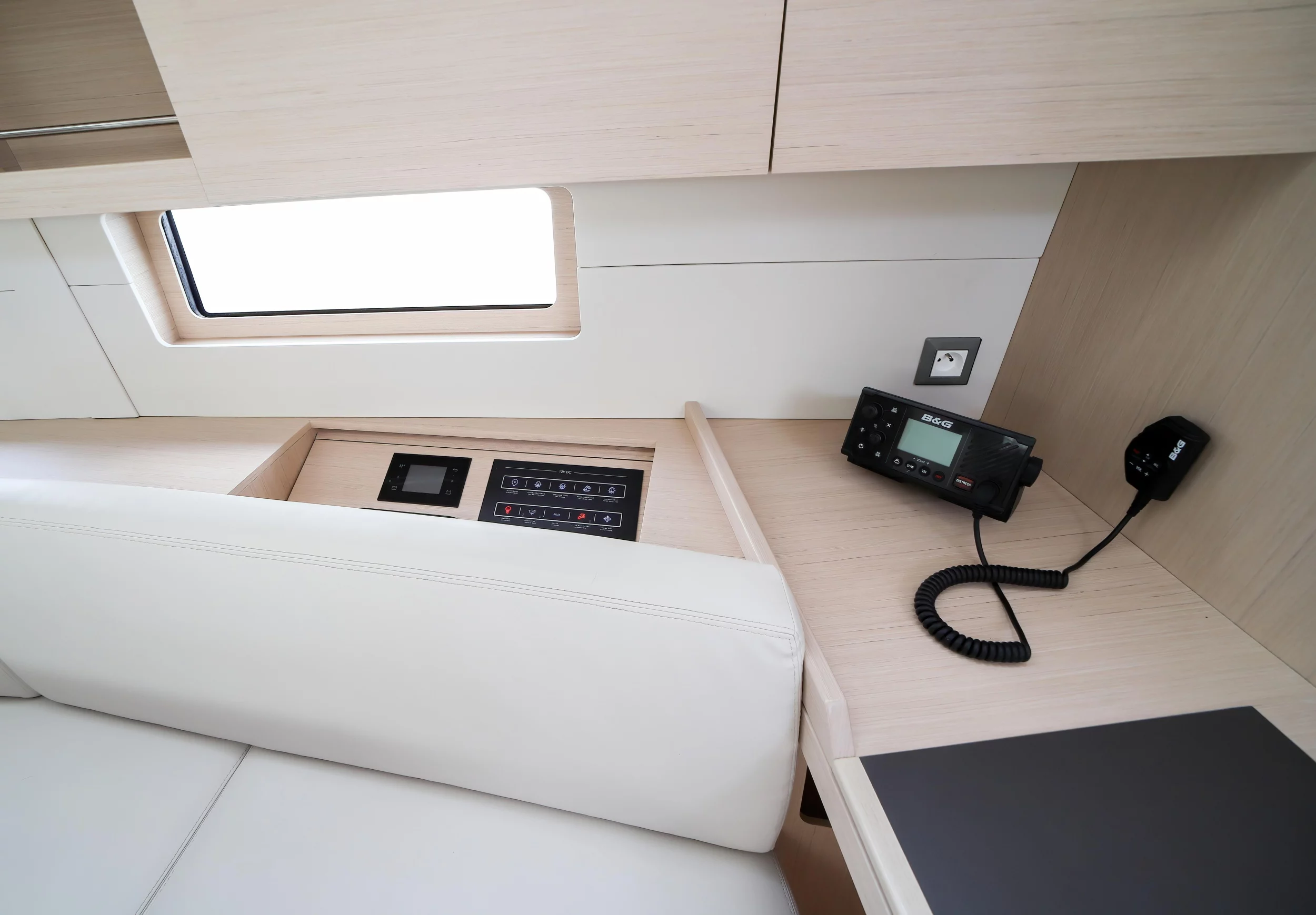 Oceanis 46.1 (Eonia - Comfort line)  - 17