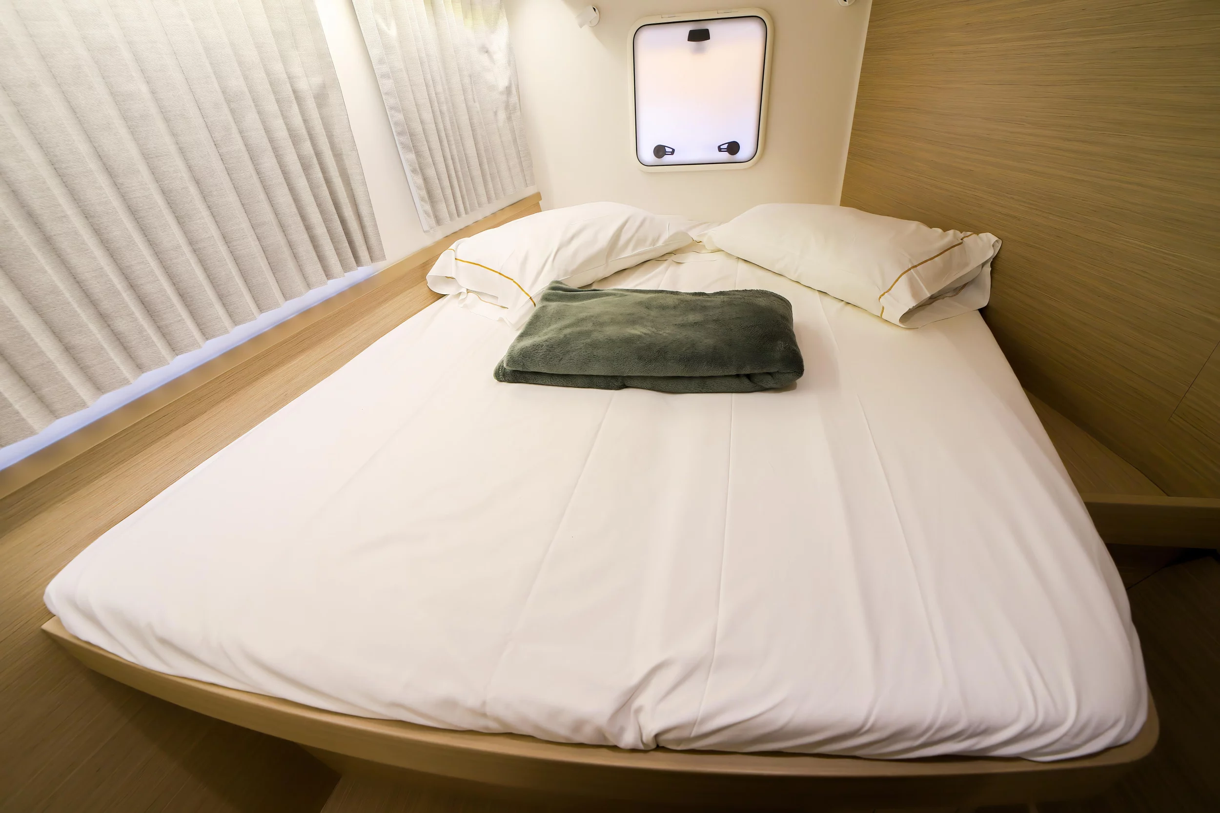 Lagoon 42 (Panella - Premium line)  - 1