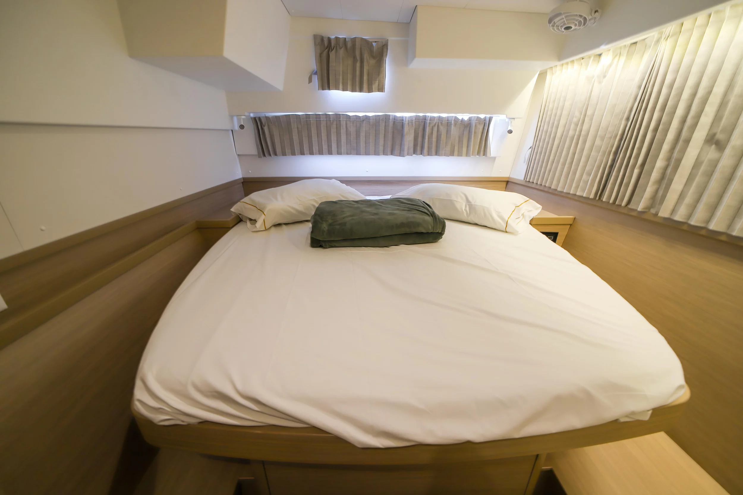 Lagoon 42 (Panella - Premium line)  - 2