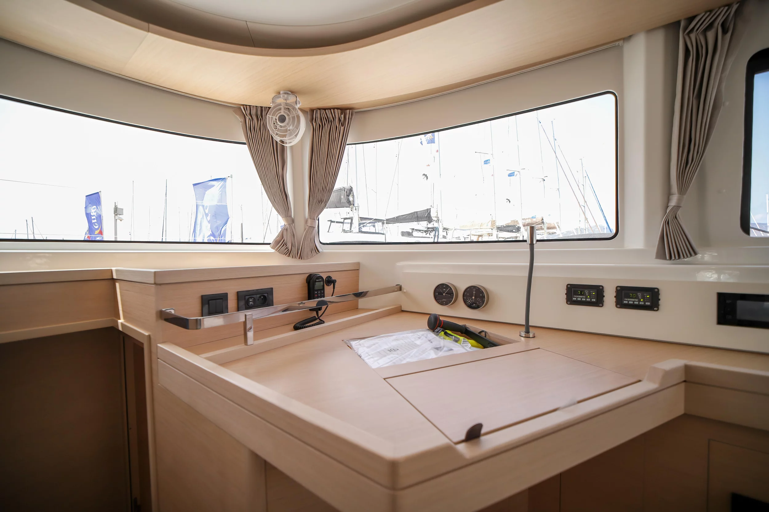 Lagoon 46 (Sesamo - Premium line)  - 24