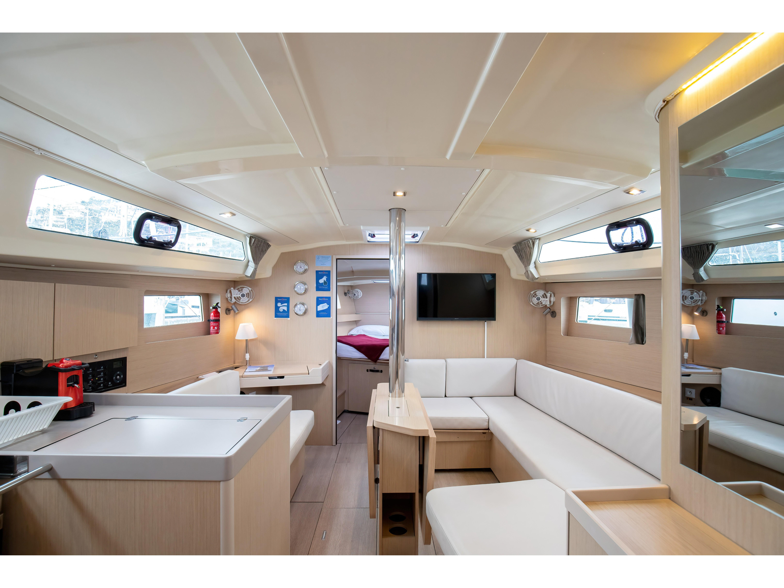 Photo #15 - Oceanis 41.1 (Arianna - Standard line) in Capo d'Orlando - 25296