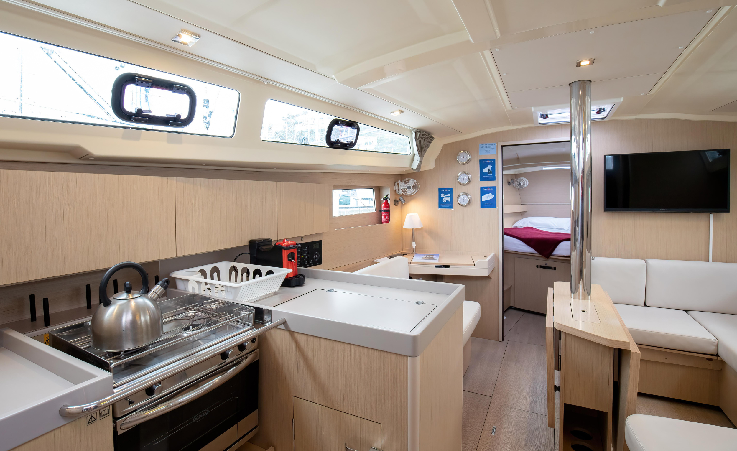 Photo #9 - Oceanis 41.1 (Arianna - Standard line) in Capo d'Orlando - 25296