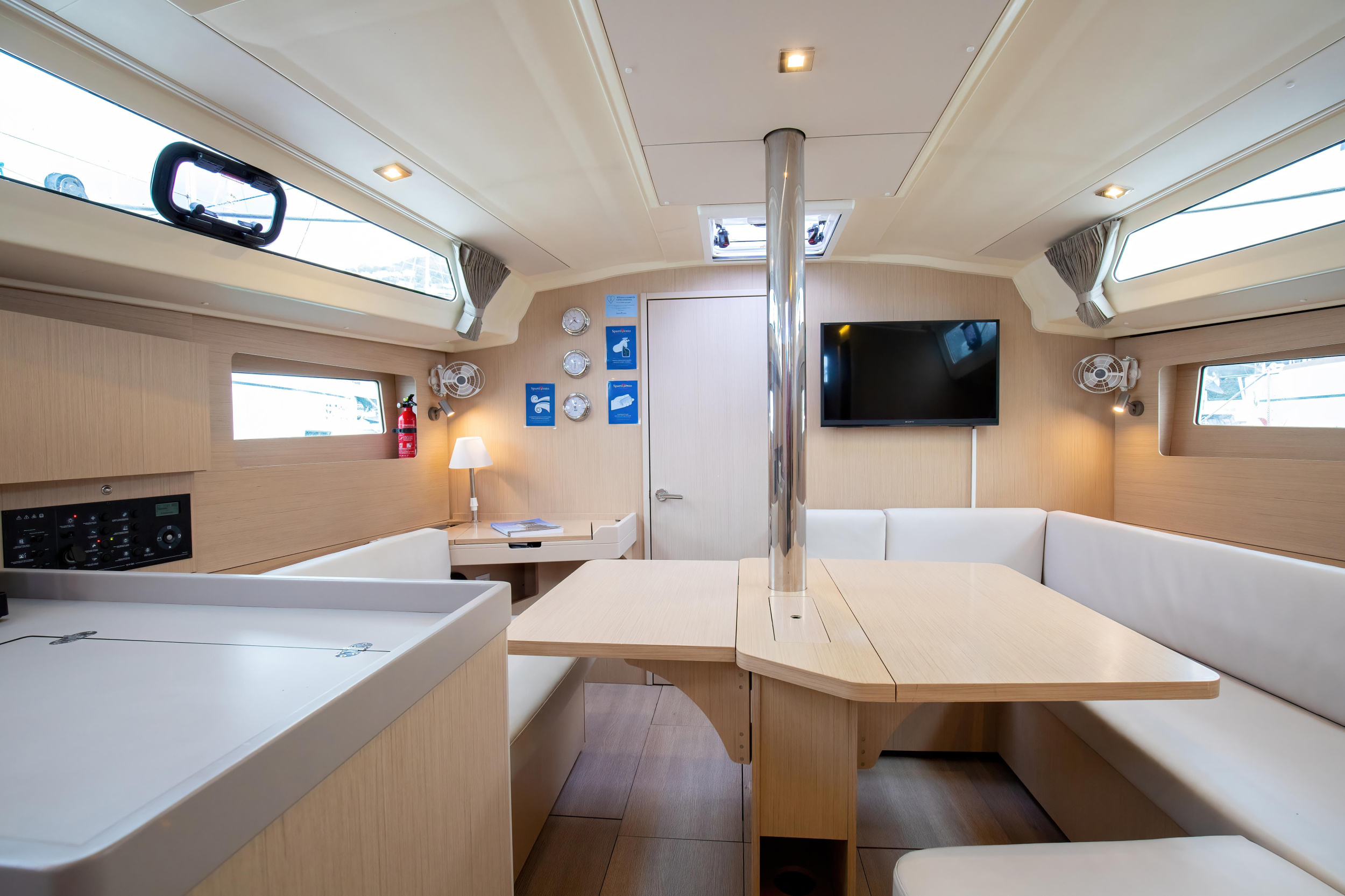 Photo #24 - Oceanis 41.1 (Arianna - Standard line) in Capo d'Orlando - 25296