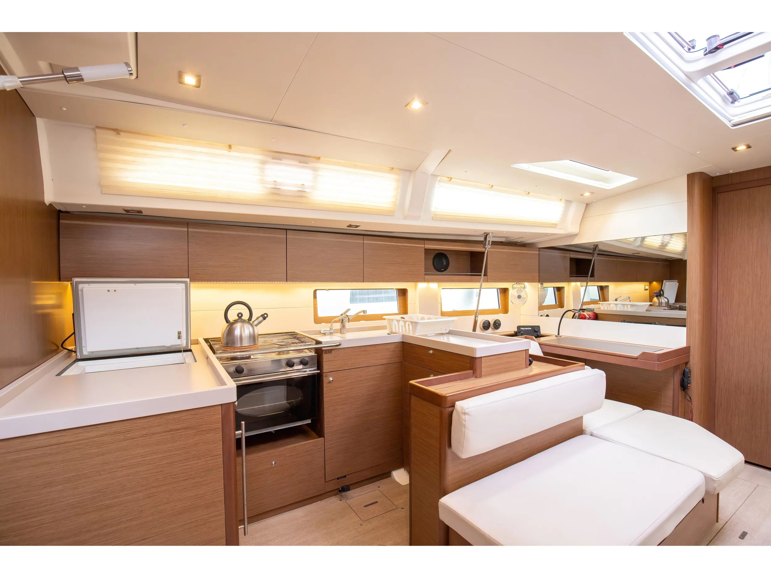 Oceanis 51.1 (Calipso - Comfort line) Interior image - 28