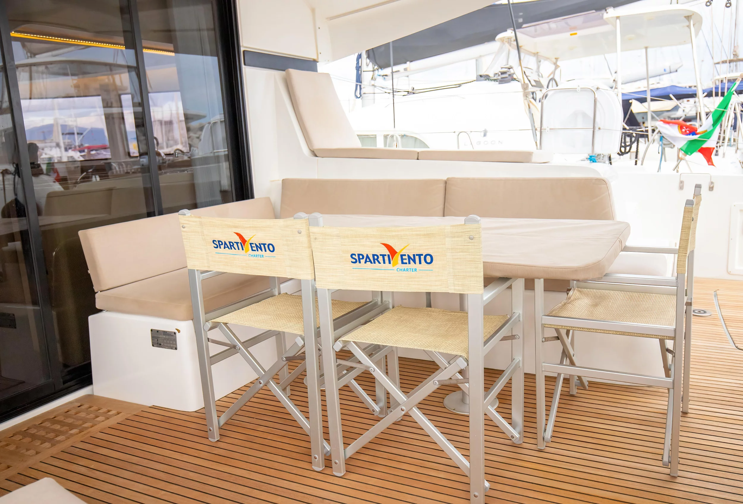 Lagoon 42 (Emozione - Premium line)  - 34