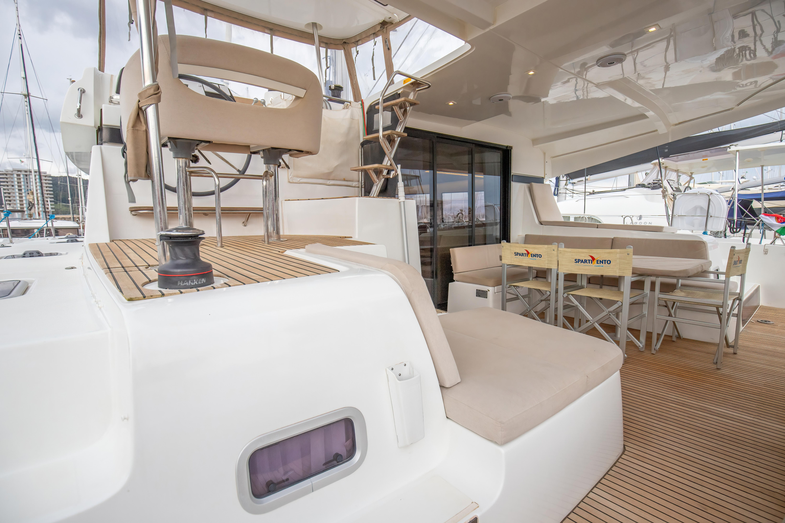 Photo #3 - Lagoon 42 (Emozione - Premium line) in Salerno - 3815