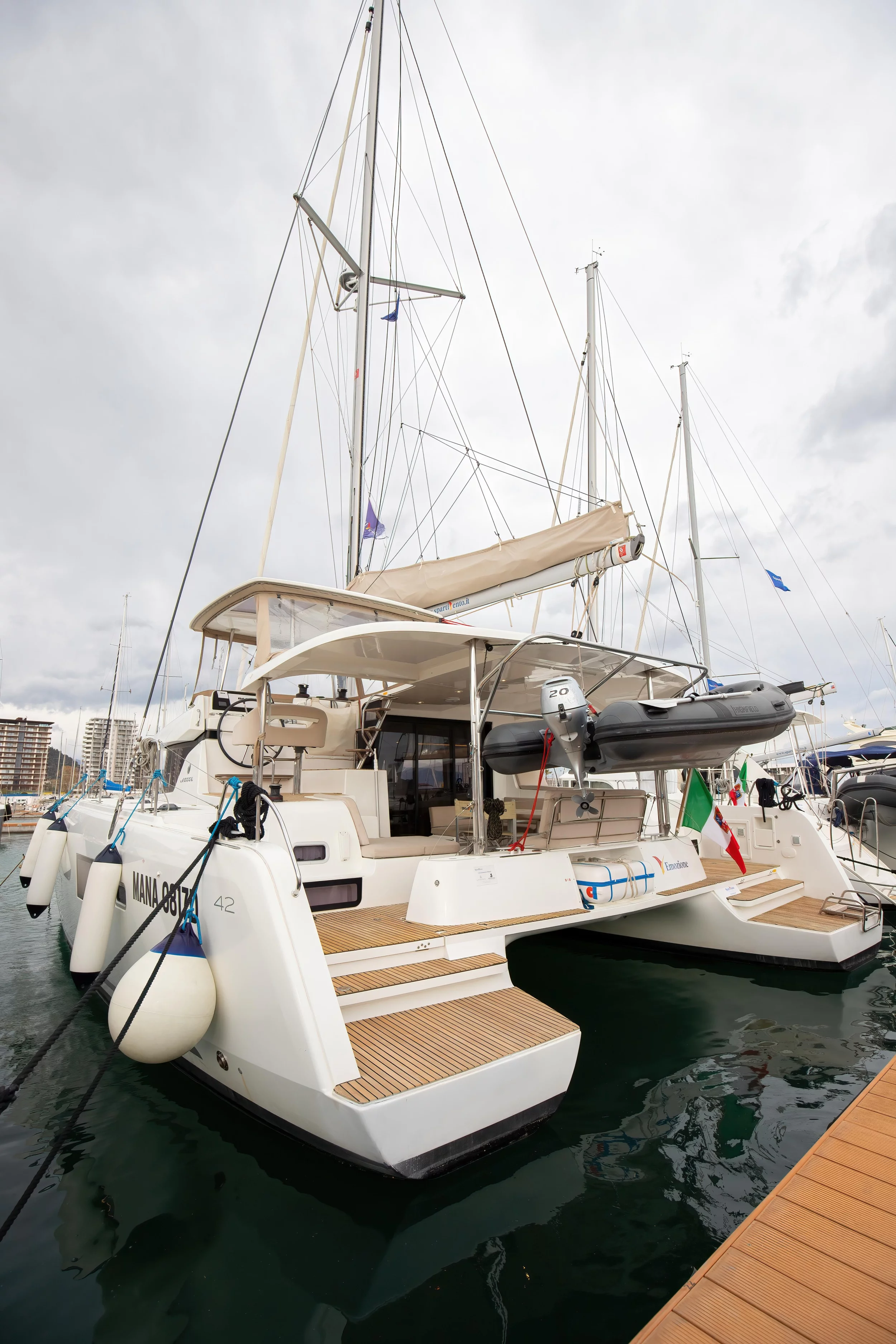 Lagoon 42 (Emozione - Premium line)  - 22
