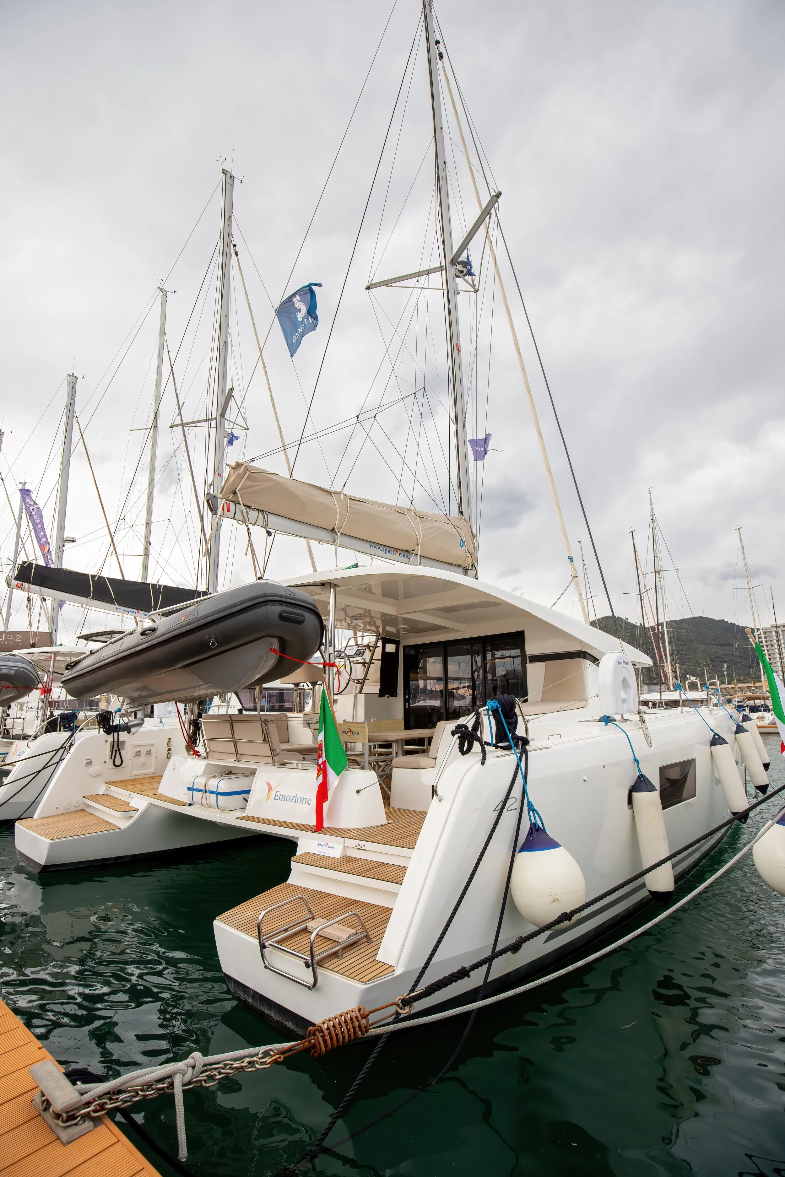 Lagoon 42 (Emozione - Premium line)  - 8