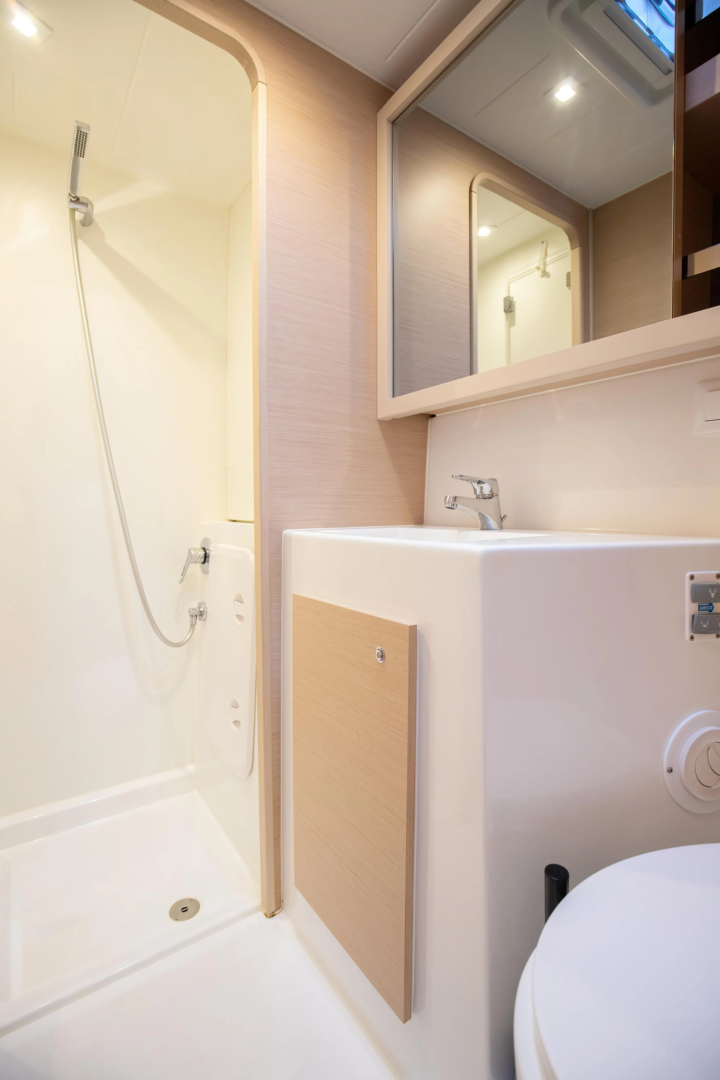 Lagoon 42 (Emozione - Premium line)  - 23