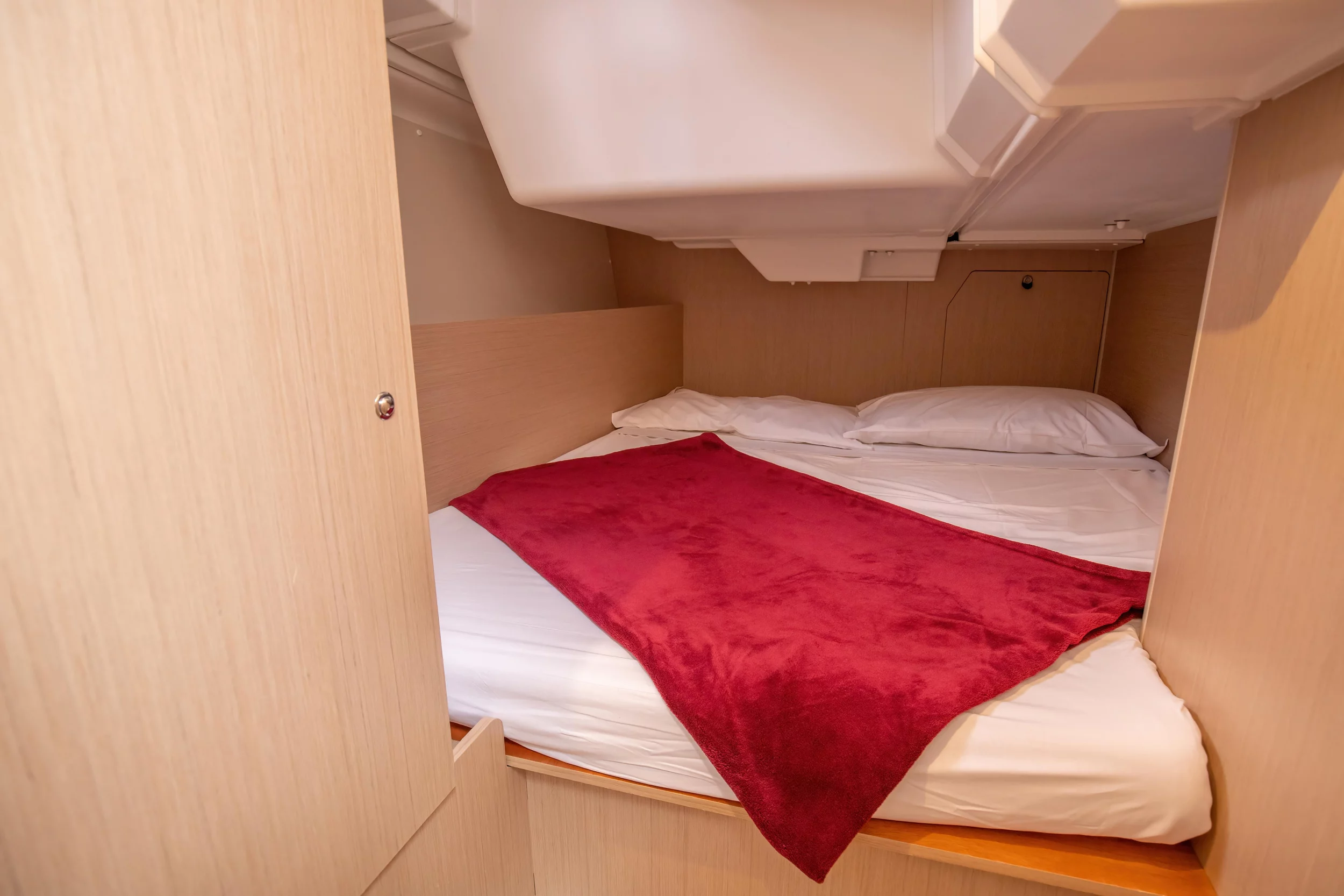 Oceanis 38.1 (Eos - Comfort line)  - 14