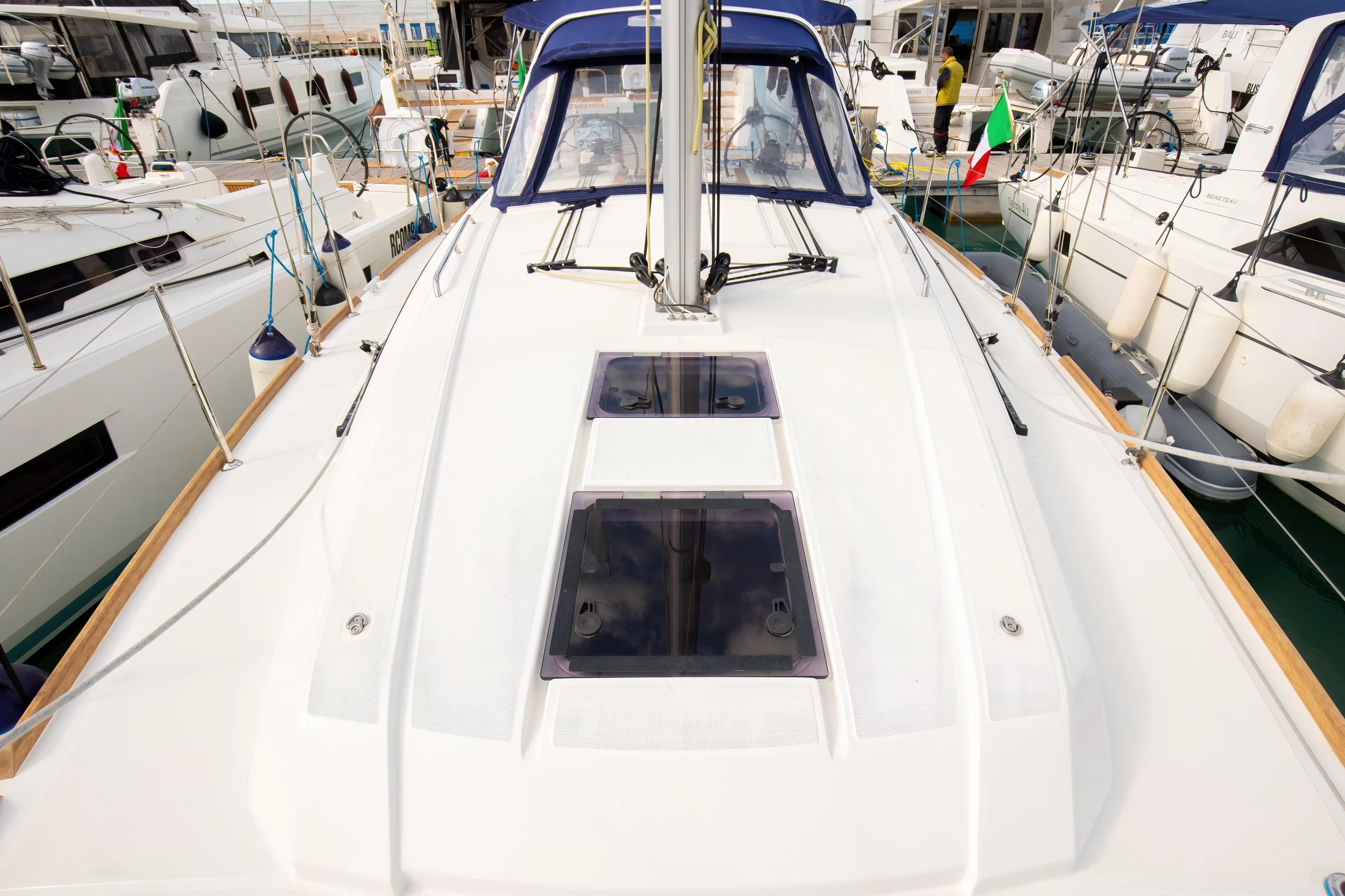 Oceanis 38.1 (Eos - Comfort line)  - 2