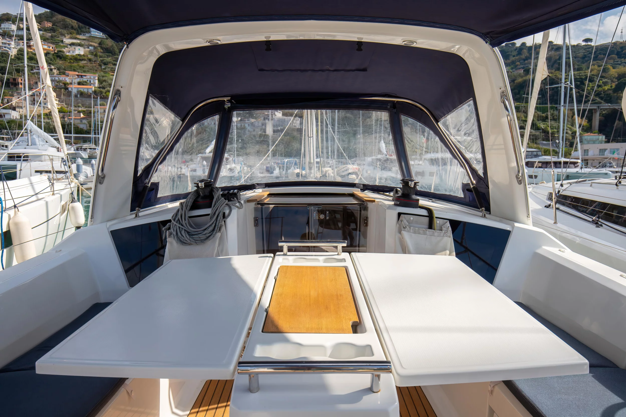 Oceanis 38.1 (Eos - Comfort line)  - 5