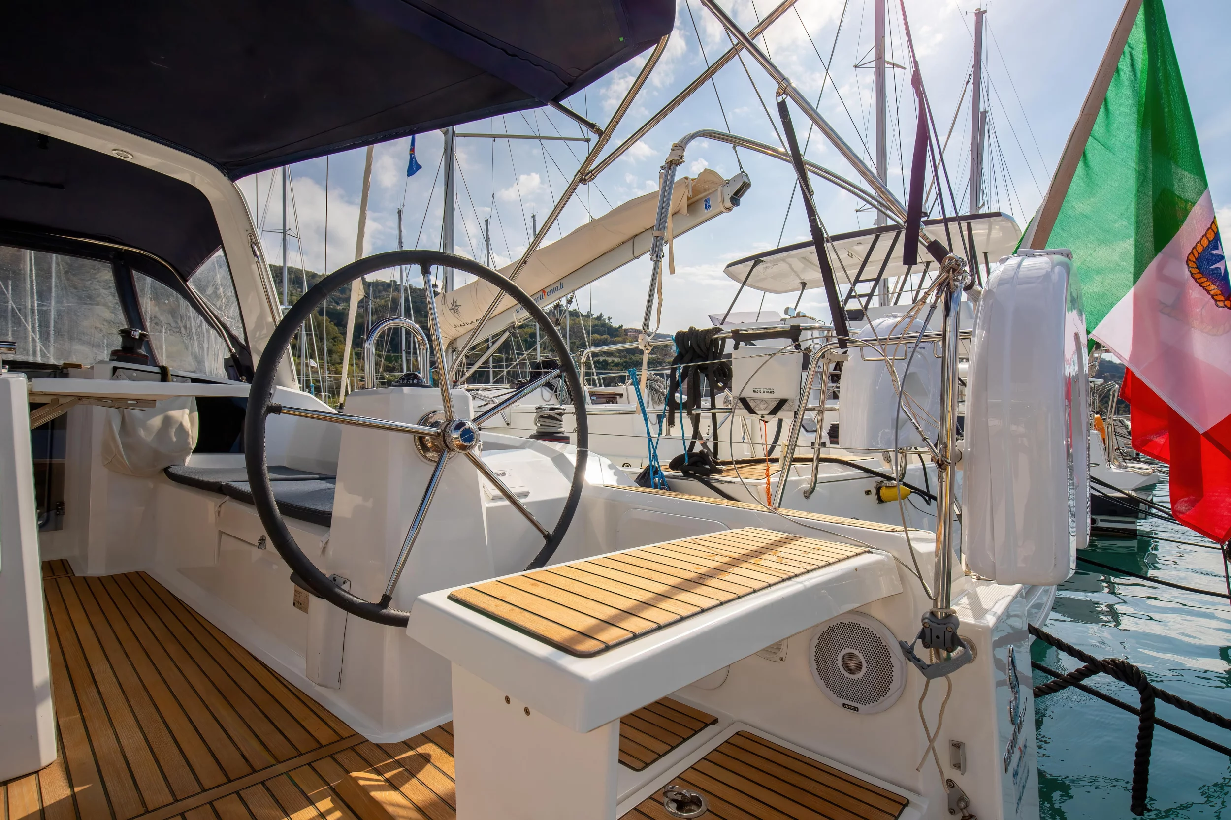 Oceanis 38.1 (Eos - Comfort line)  - 7